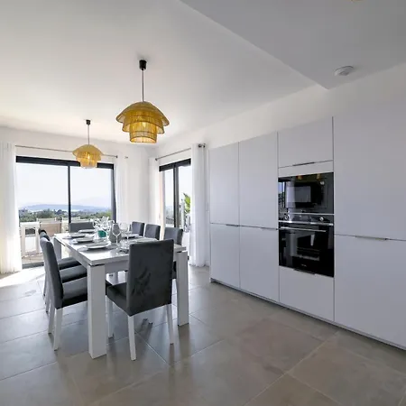 Villa Neuve Et Luxueuse Vue Proche Portovecchio