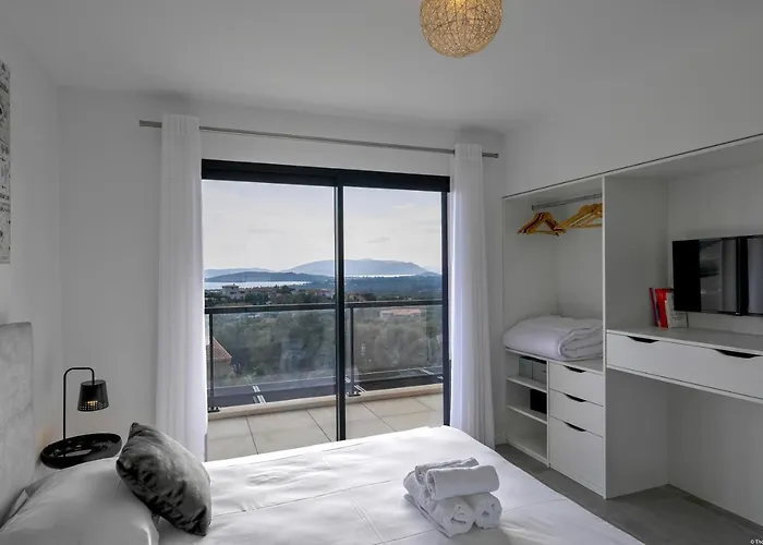 Neuve Et Luxueuse Vue Proche Portovecchio *